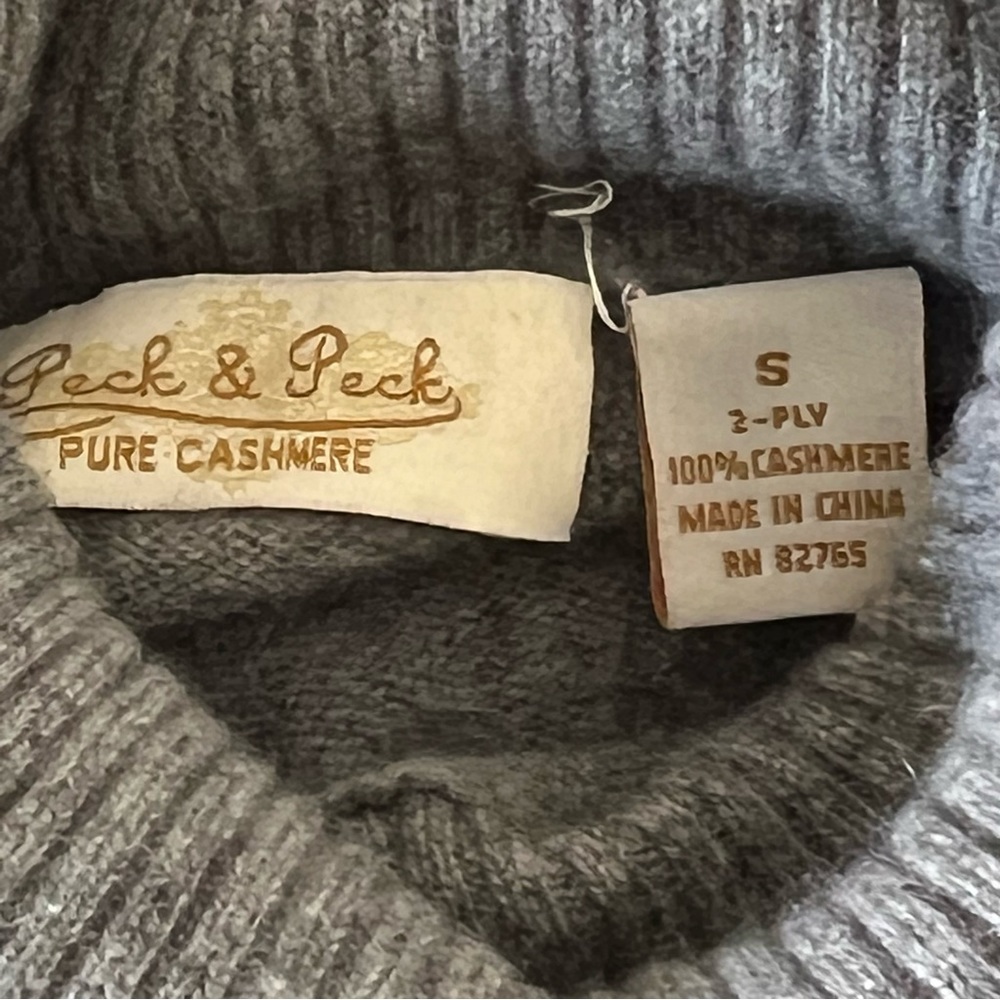 ⭕️SOLD⭕️Peck & Peck Vintage Pure Cashmere Turtleneck
Sweater Gray Women's Size S - Picture 5 of 9